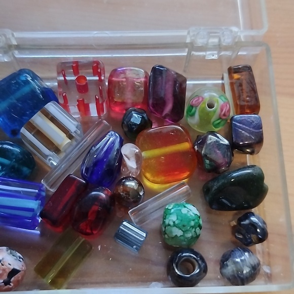 Vtg CZECH and Vinetian glass beads around 80 - Picture 7 of 7